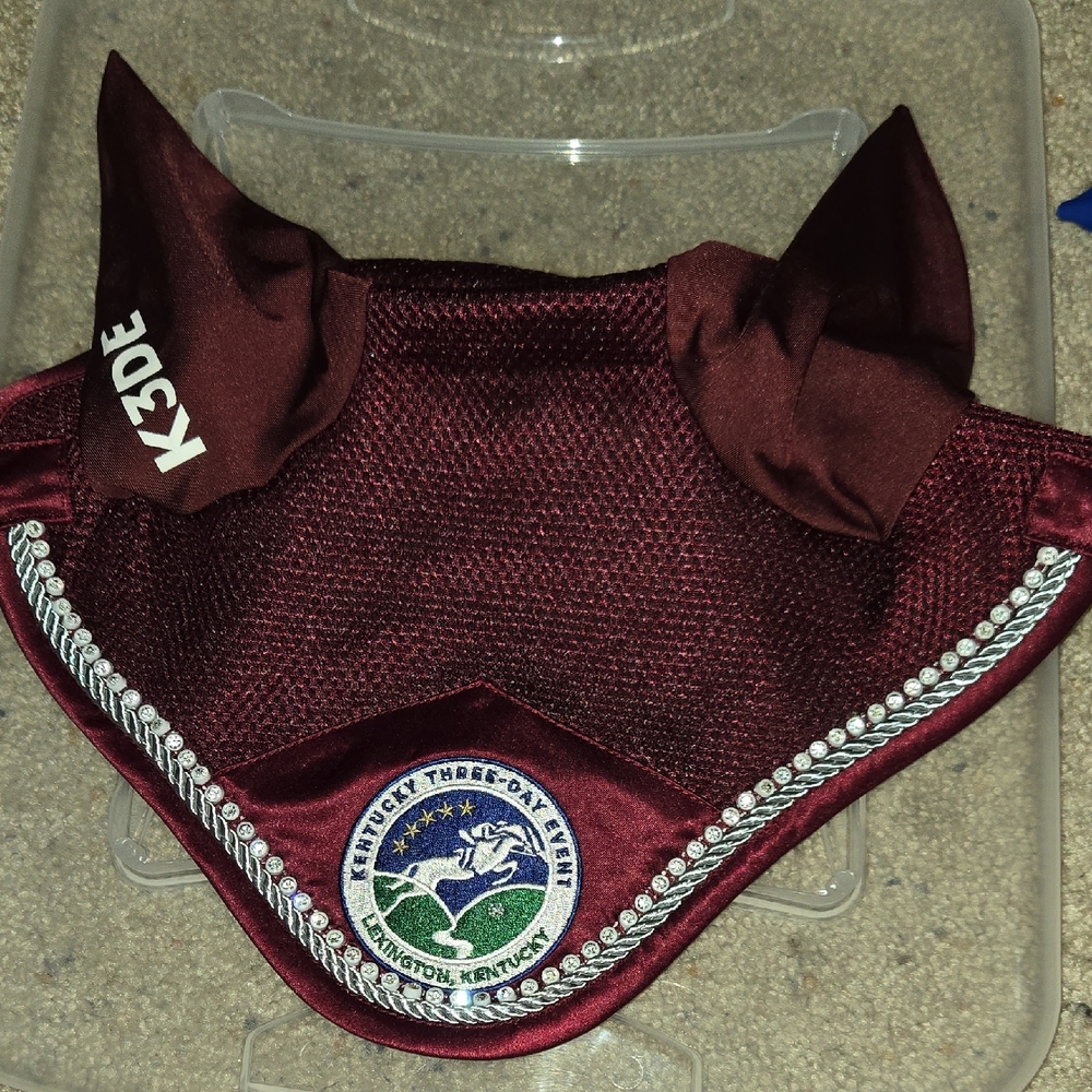 Red Horse Ear Bonnet